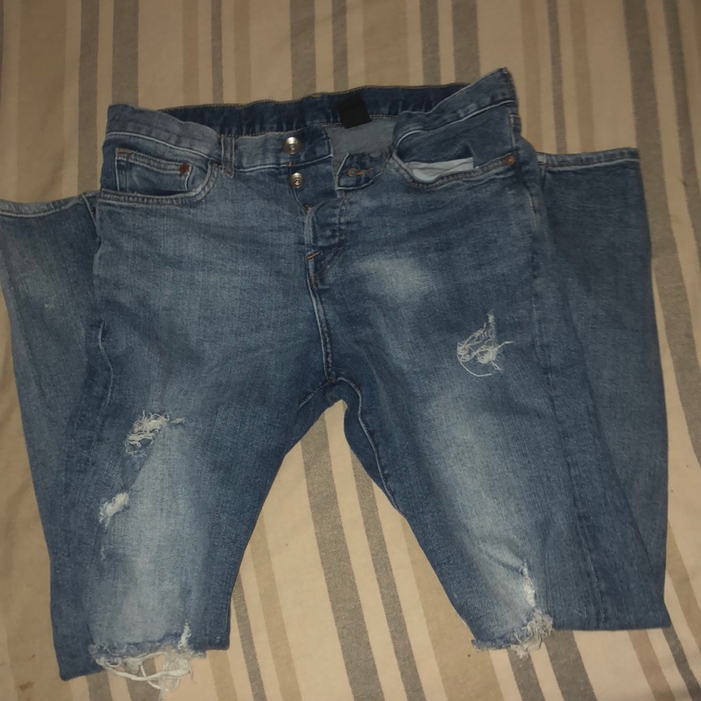 Skinny blue jeans